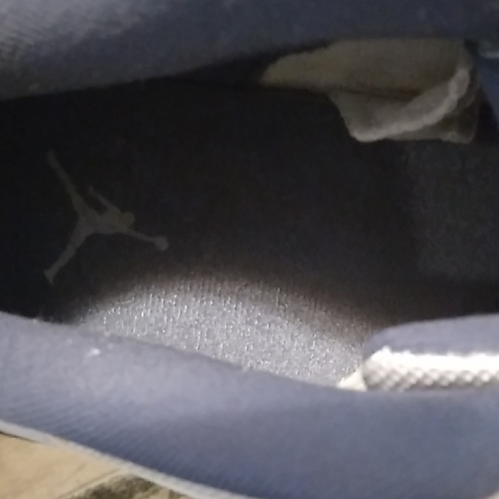 Women's Nike Air Jordan 11 Retro Low Sneakers - Picture 4 of 6